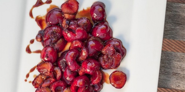 Pan-fried cherries in the "vergeoise" sugar and maple syrup